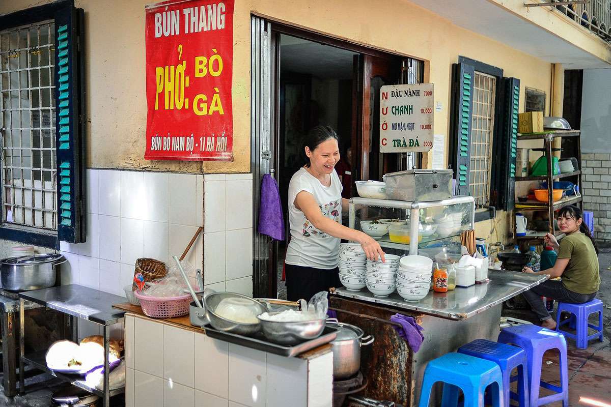 bun-thang-restaurant-best-food-in-hanoi-old-quarter
