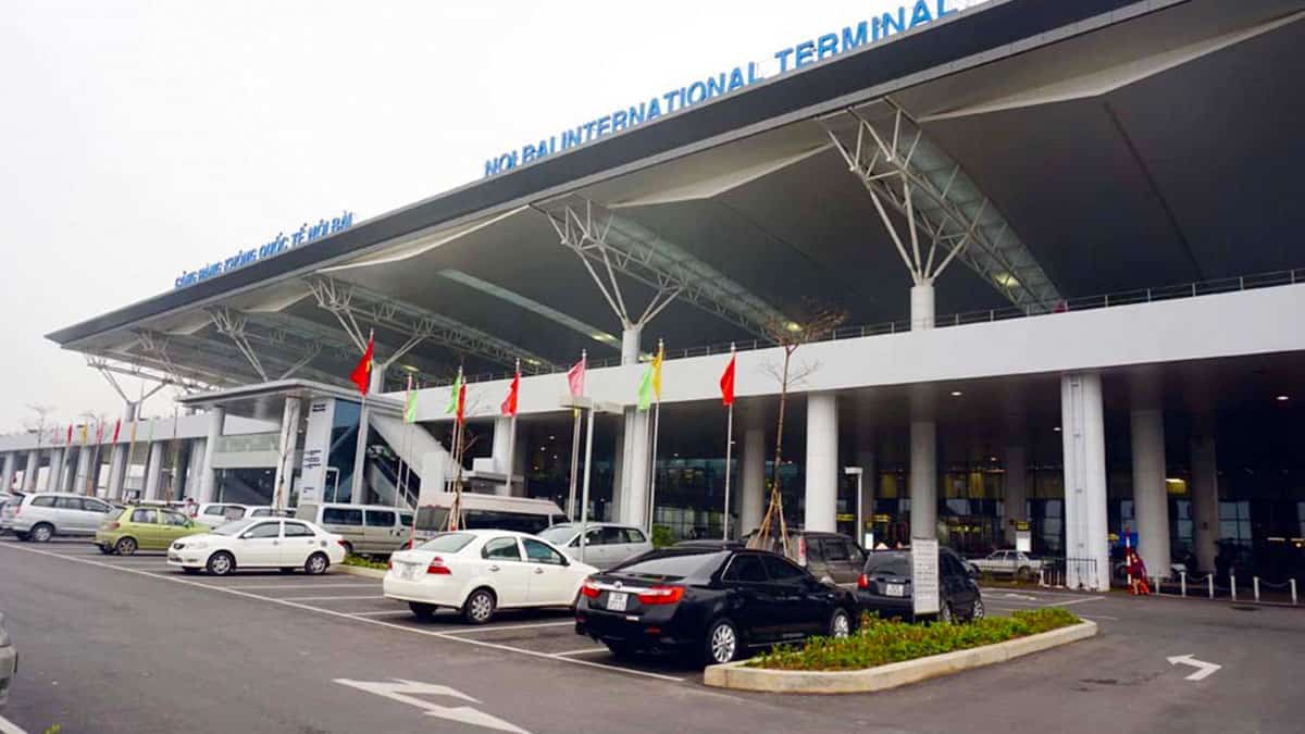 Thuê xe dịch vụ đón tiễn sân bay Nội Bài với mức giá giao động 250.000  - 400.000 VNĐ