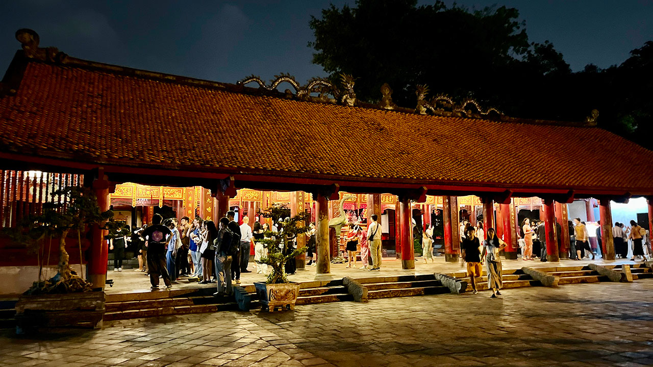 Traveller experience at the Temple of Literature