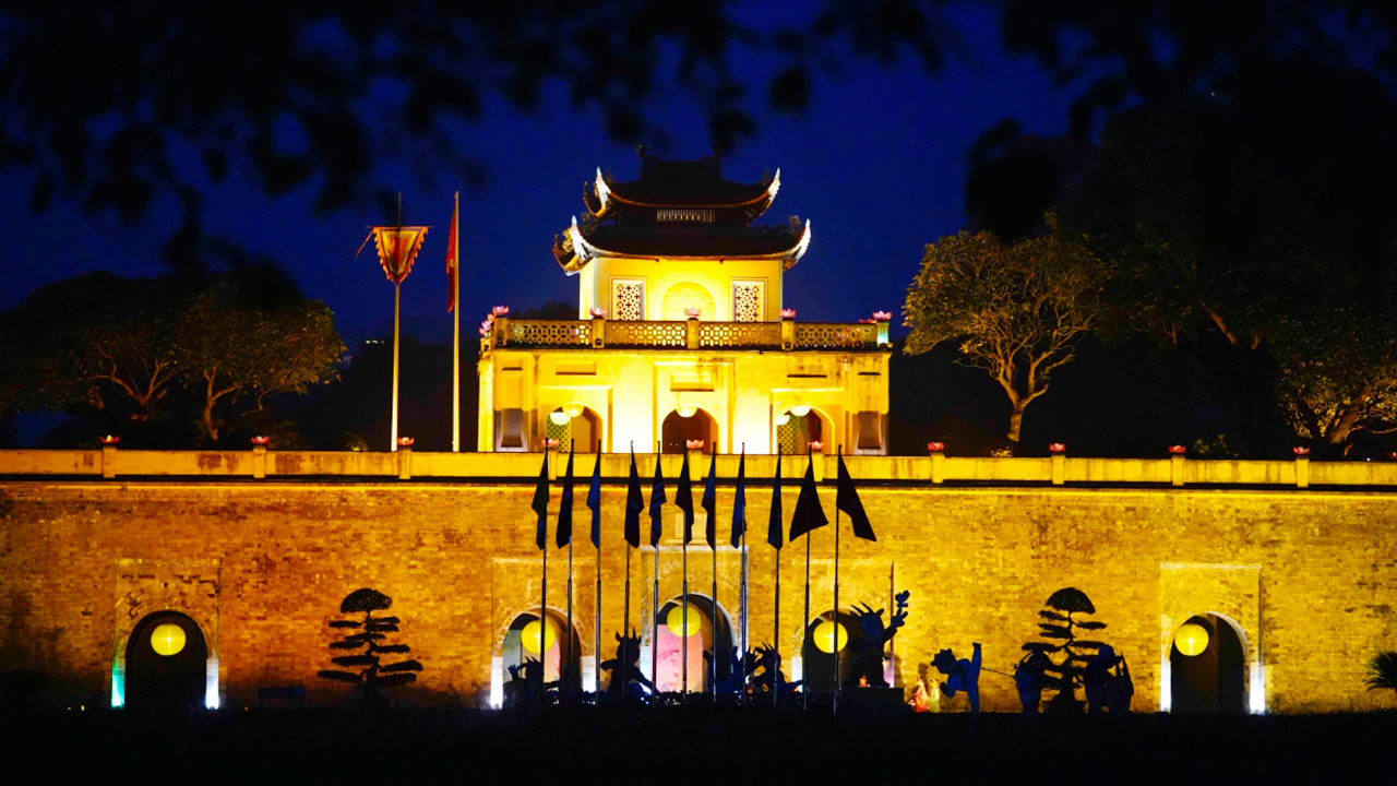 Night Tour at Imperial Citadel